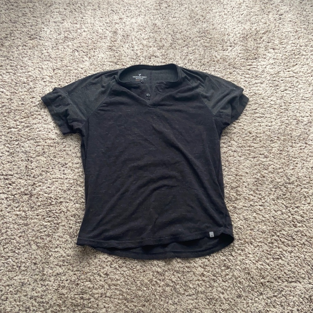 American eagle t shirt